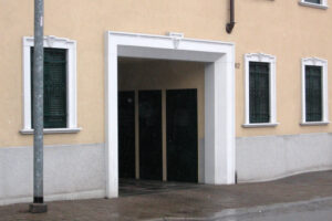 Contorno portone