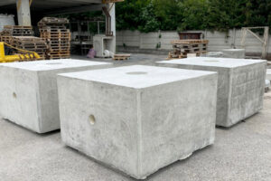Plinto porta palo su misura 160x160 H 100